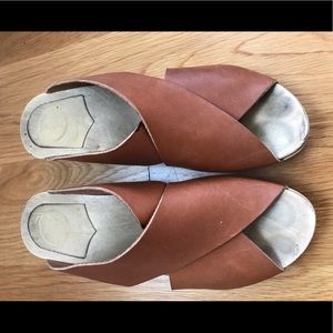 No.6 Frida Clog on Mid Wedge in Palomino